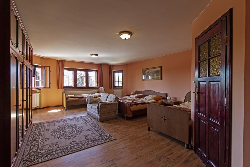 Villa Bergera Dzierżoniów Szoba fotó